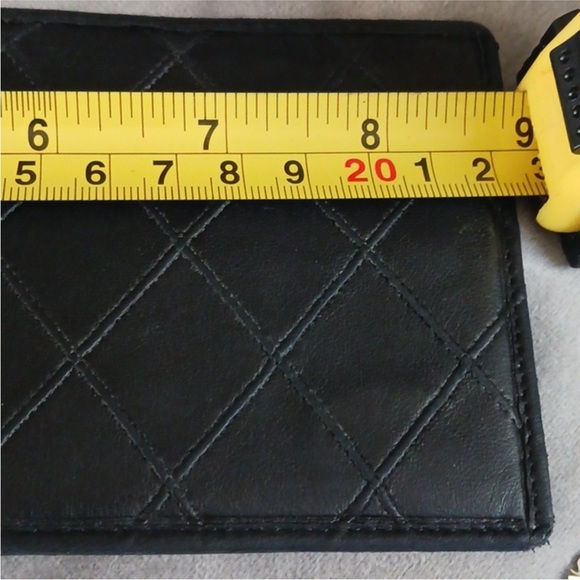 Auth CHANEL Quilted Lambskin Billfold Wallet - Picture 7 of 9